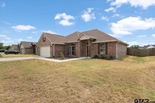 124 Rose Row Ln, Winona, TX 75792 - Photo 2