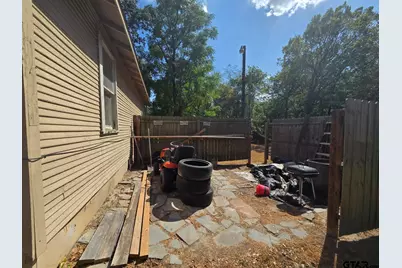 813 Sycamore St, Mineola, TX 75773 - Photo 4