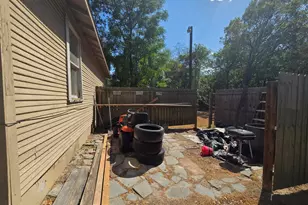 813 Sycamore St, Mineola, TX 75773 - Photo 4