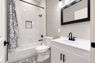 102 E Hillsboro, Tyler, TX 75702 - Photo 20