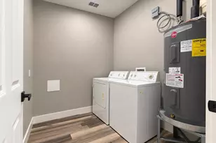 102 E Hillsboro, Tyler, TX 75702 - Photo 16