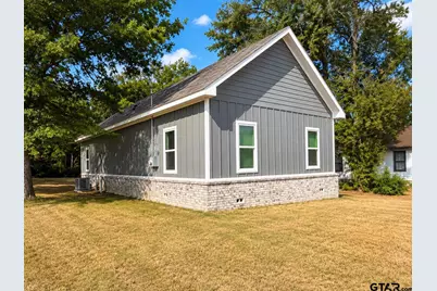 102 E Hillsboro, Tyler, TX 75702 - Photo 2
