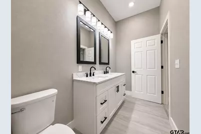 102 E Hillsboro, Tyler, TX 75702 - Photo 26