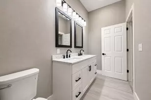 102 E Hillsboro, Tyler, TX 75702 - Photo 26