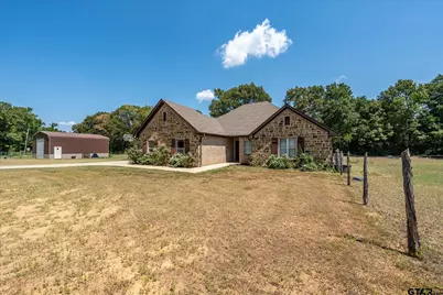 814 N Jarvis St, Troup, TX 75789 - Photo 26