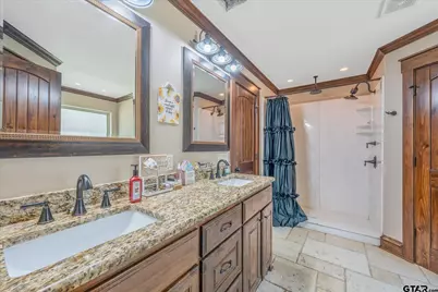 814 N Jarvis St, Troup, TX 75789 - Photo 16