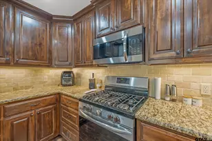 814 N Jarvis St, Troup, TX 75789 - Photo 10