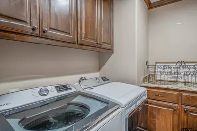 814 N Jarvis St, Troup, TX 75789 - Photo 22