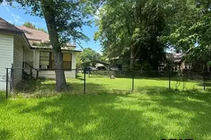 490 E Holley, Alba, TX 75410 - Photo 2