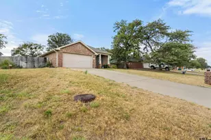 378 Molly Ln, Lindale, TX 75771 - Photo 2