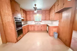 200 Highland Dr, Pittsburg, TX 75686 - Photo 2