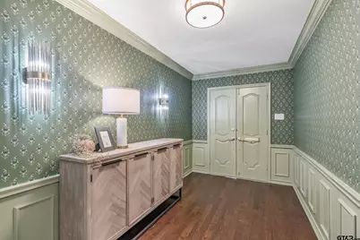 606 Tremont St, Tyler, TX 75701 - Photo 2