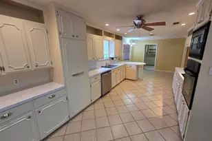 406 Asbury St, Jacksonville, TX 75766 - Photo 6