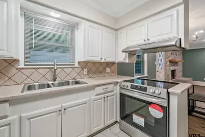 3100 Rosemary Ln, Tyler, TX 75701 - Photo 8