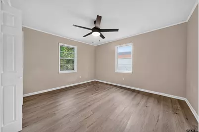 209 W South Street, Lindale, TX 75771 - Photo 20