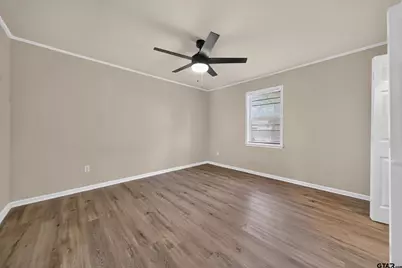 209 W South Street, Lindale, TX 75771 - Photo 22