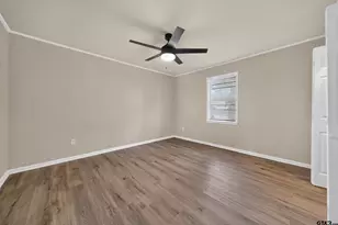 209 W South St, Lindale, TX 75771 - Photo 22