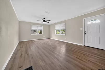 209 W South Street, Lindale, TX 75771 - Photo 6