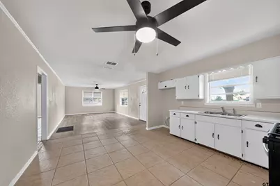 209 W South Street, Lindale, TX 75771 - Photo 12
