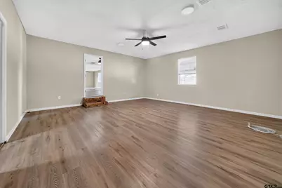 209 W South Street, Lindale, TX 75771 - Photo 20