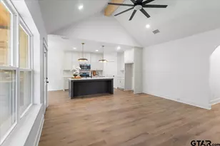 2049 Jackie Ave, Tyler, TX 75701 - Photo 10