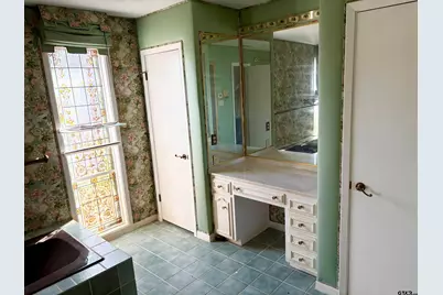 609 Hickory, Hughes Springs, TX 75656 - Photo 14