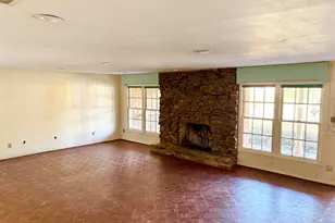 609 Hickory, Hughes Springs, TX 75656 - Photo 4