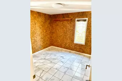 609 Hickory, Hughes Springs, TX 75656 - Photo 10