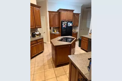 224 Stonebridge Ct, Gilmer, TX 75645 - Photo 4