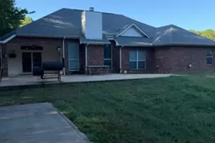224 Stonebridge Ct, Gilmer, TX 75645 - Photo 2