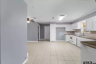 11369 Sherra, Tyler, TX 75706 - Photo 4