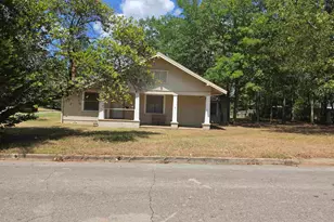 602 Dallas St, Jacksonville, TX 75766 - Photo 1