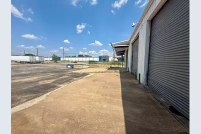 2005 Tile Factory Rd, Palestine, TX 75801 - Photo 8