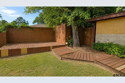 1911 Sterling Dr, Tyler, TX 75701 - Photo 10