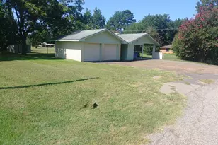 705 Richard St, Quitman, TX 75783 - Photo 2