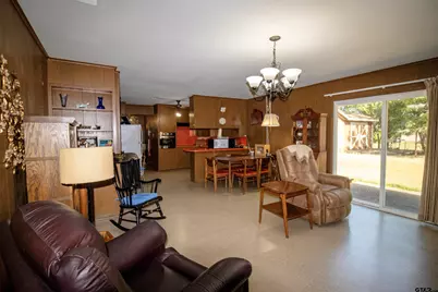 217 Texas Avenue, Gilmer, TX 75645 - Photo 6