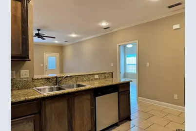 9153 Shadow Oak Dr, Tyler, TX 75707 - Photo 8