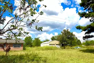 215 E Henderson St, Reklaw, TX 75784 - Photo 2