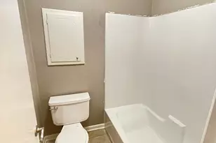 410 S Carriage Dr, Tyler, TX 75703 - Photo 12