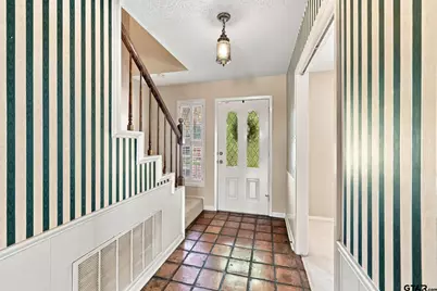 2701 Fairfax Dr, Tyler, TX 75701 - Photo 4
