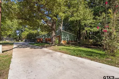 300 Synterra, Lindale, TX 75771 - Photo 2