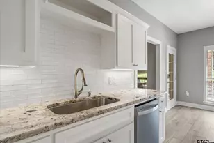 2811 Prestwick Rd, Jacksonville, TX 75766 - Photo 14