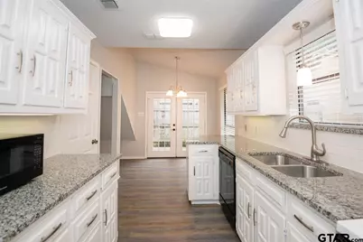 5821 Hollytree Drive, Tyler, TX 75703 - Photo 18
