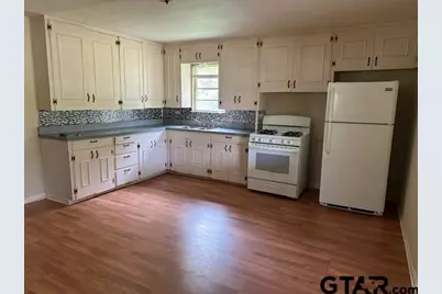 305 S Price St, Troup, TX 75789 - Photo 2