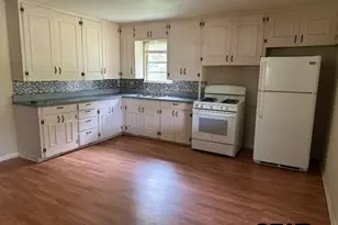 305 S Price St, Troup, TX 75789 - Photo 2