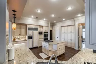 6704 Hollytree Cir, Tyler, TX 75703 - Photo 16