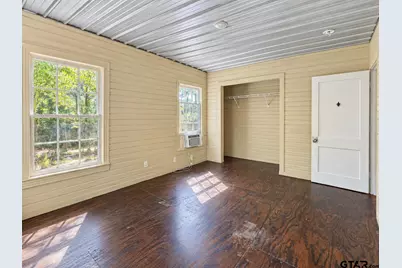 421 Larry, Longview, TX 75602 - Photo 12