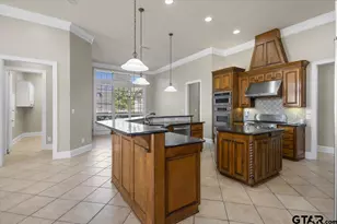 1609 Holcomb Cir, Tyler, TX 75703 - Photo 14