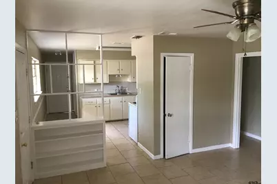 2011 Lee St, Tyler, TX 75702 - Photo 4