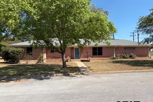 301 Hart St, Quitman, TX 75783 - Photo 1